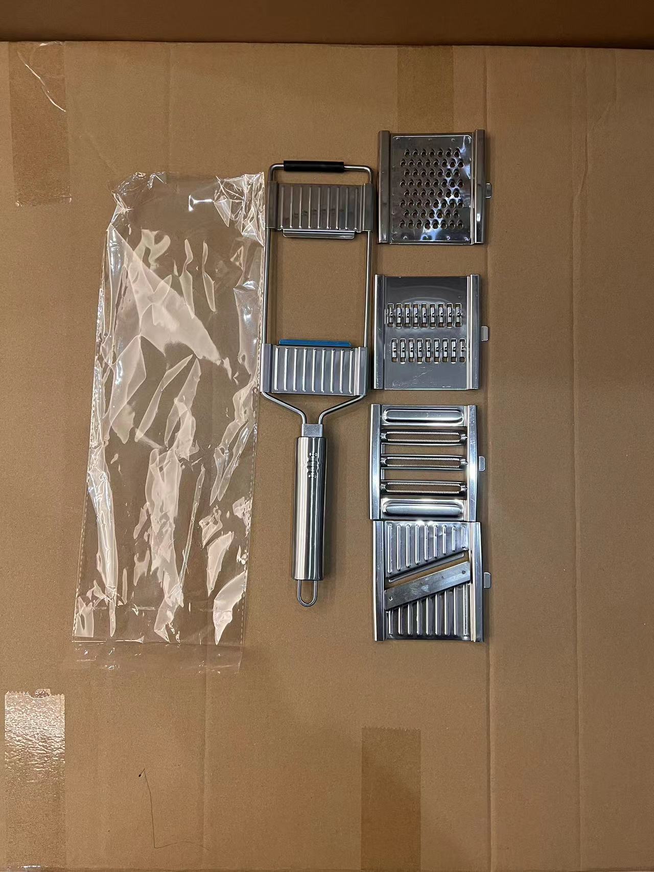 มีดสี่เล่มในถุง OPP