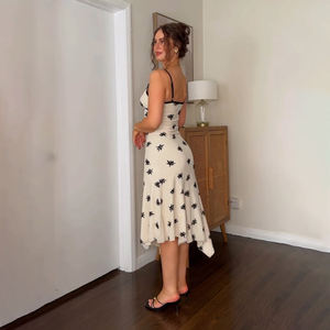 Vestido Maxi de Verano con Encaje Floral y Parches, Cuello en V, Tirantes Finos, Diseño Ajustado, Elegante y Moderno para Vacaciones - Product Image 6