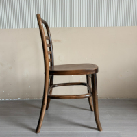 Chaise de salle à manger moderne en bois de noyer massif de style mid-century avec dossier en lattes courbées - Utilisation commerciale pour hôtels et restaurants