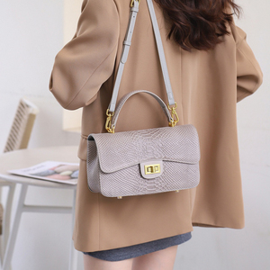 Vente en gros des dernières tendances, sacs à main et portefeuilles vintage pour femmes, en cuir véritable de serpent, à rabat, à bandoulière, sacs à main et portefeuilles 2024 - Product Image 1