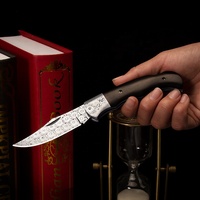 Petit couteau de poche pliant de chasse de rosette de damas avec manche en bois de santal