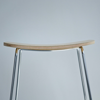 Tabouret de bar moderne sans dossier, assise incurvée en bois massif, pieds en acier électroplaqué, tabouret de comptoir avec repose-pieds, plusieurs hauteurs