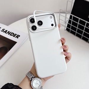 Coque de téléphone en silicone liquide magnétique tendance couleur unie S135 avec support d'objectif pour iPhone 18 17 Pro Max - Product Image 1