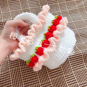 Kit de Ganchillo DIY: Bolso Bandolera de Encaje de Fresa Cremosa, Lindo Bolso Artesanal de Algodón, Colección Primavera 2021 - Product Image 4