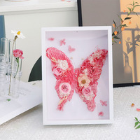 Cadre photo artisanal en fleurs éternelles avec texture papillon, peinture artistique durable, idéal pour la fête des Mères et les remises de diplômes (3-5)