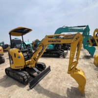 Excavatrice sur chenilles hydraulique d'occasion Komatsu PC20MR avec moteur Komatsu et accessoire tarière en stock