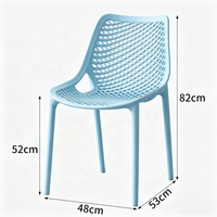 Chaise en maille moderne et simple, protection UV, dossier perforé, ventilation optimale, design ajouré, idéale pour hôtel