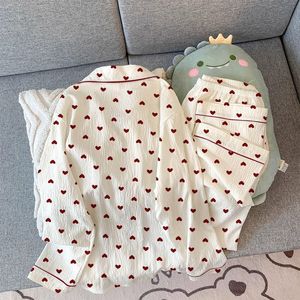 Pijama con estampado de corazón crepé de algodón puro para mujer, cárdigan de solapa de manga larga, ropa de descanso cómoda, regalo suave de otoño - Product Image 2