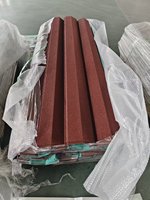 Tuile de toiture métallique anti-ouragan à profil bondé, revêtue de copeaux de pierre, en acier Aluzinc pour la construction en zones côtières