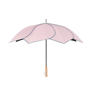 Paraguas de Fábrica OEM con Logotipo Personalizado, Forma de Pétalo, Mango de Madera, 8 Varillas Rectas, Recubrimiento Negro UPF50, para Regalo de Boda, para Mujer, Protección Solar y Lluvia - Product Image 5