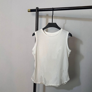 Chaleco sin mangas para mujer SUHE TS-018, de algodón puro, color liso blanco y negro, corte holgado, informal, para usar como capa base. - Product Image 2