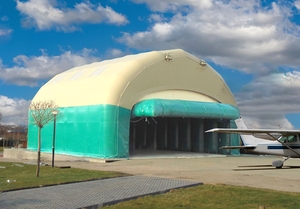 Hangar Gonflable pour Avions, Tente de Stockage Étanche et Coupe-Vent avec Pompe à Air Électrique, Abri Portable et Durable - Product Image 6