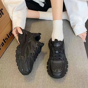 Zapatillas <span class=keywords><strong>deportivas</strong></span> de plataforma con suela gruesa y malla hueca para <span class=keywords><strong>mujer</strong></span>, OEM ODM, ligeras, cómodas, transpirables, antideslizantes, con cordones, personalizables - Product Image 6