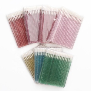Lot de 50 applicateurs jetables pour gloss à lèvres, 7 couleurs en stock – Outil de beauté à prix de gros - Product Image 3