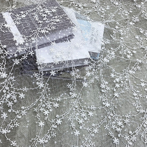 140cm élégant <span class=keywords><strong>blanc</strong></span> Floral dentelle robe de haute qualité en mousseline de soie robe de mariée robe de soirée nuptiale personnalisé dentelle tissu en gros - Product Image 2