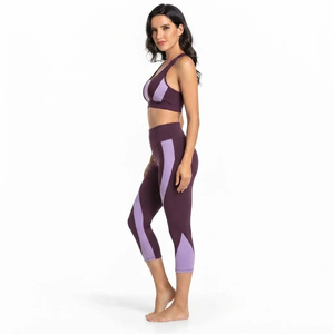Ensemble de yoga OEM pour femmes - Ensemble de yoga 2 pièces sans couture de couleur unie avec effet froncé aux fesses, idéal pour l'entraînement et le fitness, de haute qualité - Product Image 5