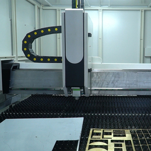 ماكينة صناعية لقطع ألياف الليزر المغلقة بمنصة مزدوجة لألواح الألمنيوم المعدنية - Product Image 3