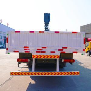 شاحنة سينوتراك هوو ذات الدفع الرباعي 8×4 مع رافعة هيدروليكية للبضائع بحمولة 16 طن ورافعة ذراع 15 طن - عرض لفترة محدودة - Product Image 6