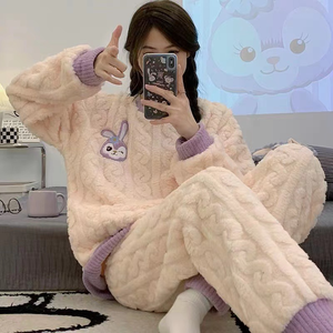 Pijama de <span class=keywords><strong>Invierno</strong></span> para Mujer de Forro Polar Coral Suave, Conjunto de Franela de Dibujos Animados con Manga Larga | Ropa de Dormir Gruesa y Holgada para el Hogar, Estampado de Hello Kitty - Product Image 4