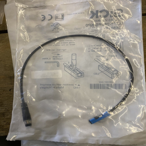 Controllore di programmazione PLC MZT8-28VPS-KP0 Sensore di campi magnetici con portata di 28mT - Product Image 1