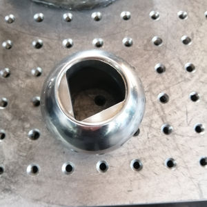 Bola fija de sello duro en forma de V de alta calidad, Bola de válvula de agua pulida de espejo sólido de acero inoxidable de gran tamaño no estándar personalizada - Product Image 2