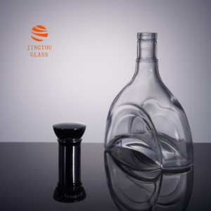 Bouteille en verre à fond incurvé de 700 ml pour brandy blanc, coffret cadeau luxueux XO cognac avec un <span class=keywords><strong>d</strong></span>écanteur pour l'<span class=keywords><strong>a</strong></span>ération du vin - Product Image 5