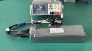 Batterie à semi-conducteurs 6S1P 118000mAh 3C 22.2V 2619.6Wh 6.8kg Légère, délai de livraison court pour l'inspection longue portée - Product Image 3