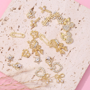 Khuyến mãi nóng 24 cái/bộ Trang trí móng tay 3D nhiều kiểu dáng Hợp kim pha lê trang trí móng tay - Hình trái tim, ngôi sao, dâu tây, nơ, vương miện, nhựa tổng hợp - Bán buôn - Product Image 3