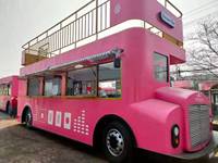 Autobuses eléctricos de dos pisos. Los autobuses eléctricos de Londres ofrecen los precios más favorables y la mejor calidad.