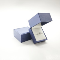Boîte à bague en cuir PU de luxe, simple, avec boucle carrée imprimée, pour l'emballage de bijoux pour la Saint-Valentin