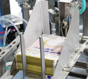 HL8DF 50-3000g Automatic Doypack Stand Pouch Food Grade Foil/Film Gluing PLC Motor Driven High-Accuracy Machine 40-230 - Product Image 4