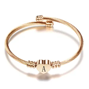 K063 bijoux tendances en acier inoxydable 26 lettres initiales bracelets ouverts bracelet réglable en forme de cœur bracelet à breloques pour femmes - Product Image 4