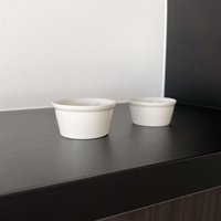 Vente en gros de ramequins en porcelaine blanche ivoire de 95 ml, compatibles micro-ondes pour restaurants, hôtels, traiteurs