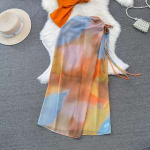 Ensemble décontracté d'été 2 pièces pour femme : Haut court dos nu et jupe imprimée tissée taille haute, vêtements infroissables, vente en gros - Product Image 3