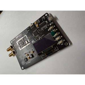 HAMGEEK ADF4351 modulo di bordo 35M-4.4G scheda generatore di segnale <span class=keywords><strong>RF</strong></span> con batteria integrata e schermo da 1.8" - Product Image 5
