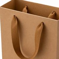 Sacs cadeaux de luxe en gros avec poignée en ruban, logo personnalisé, estampage à chaud, sacs shopping en papier mat pour boutiques de détail