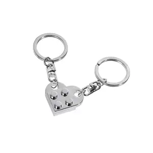 Lilangda התאמת מחזיקי מפתחות לזוגות לבנים לב תואם עם לגו שרשרת לגו לב Keychain