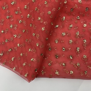 Tulle rouge en polyester avec paillettes dorées collées, tissu scintillant pour vêtements de festival, robe de mariée, costumes de scène - Product Image 6