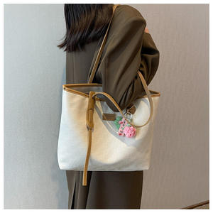 Grand sac fourre-tout décoratif polyvalent à une épaule pour étudiantes - Product Image 3