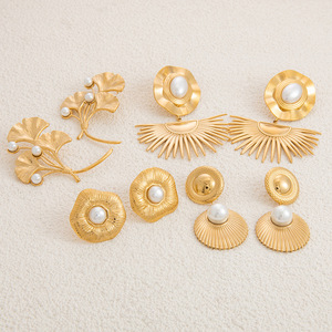 Boucles d'oreilles pendantes en forme de feuille de Ginkgo, plaquées or 18 carats, en acier inoxydable, pour un usage quotidien, bijoux pour femmes - Product Image 2