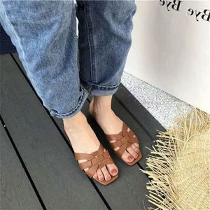 Sandali YZ all'ingrosso economici casual da donna, scarpe estive nuove con tacco basso, ciabatte da spiaggia piatte in stile europeo e americano - Product Image 3