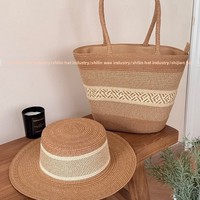 Neues Bohemian-Style Urlaubsset: Gestreifte Farbblock-Zweischultertasche mit Reißverschluss und Strohhut für Damen