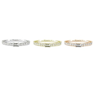 Offre Spéciale : Bague de Fiançailles en Or Rose 18 carats avec Diamants Naturels Taille Baguette, Design Exquis, Idéale pour Mariage - Product Image 4