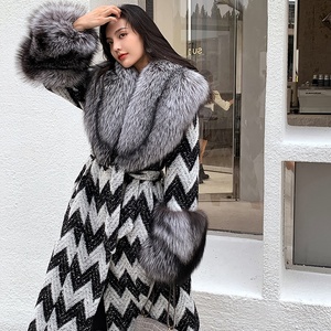 Cappotti Invernali <span class=keywords><strong>in</strong></span> Lana e <span class=keywords><strong>Cashmere</strong></span> di Alta Qualità con Collo e Polsini <span class=keywords><strong>in</strong></span> Pelliccia di Volpe per <span class=keywords><strong>Donna</strong></span> - Product Image 3