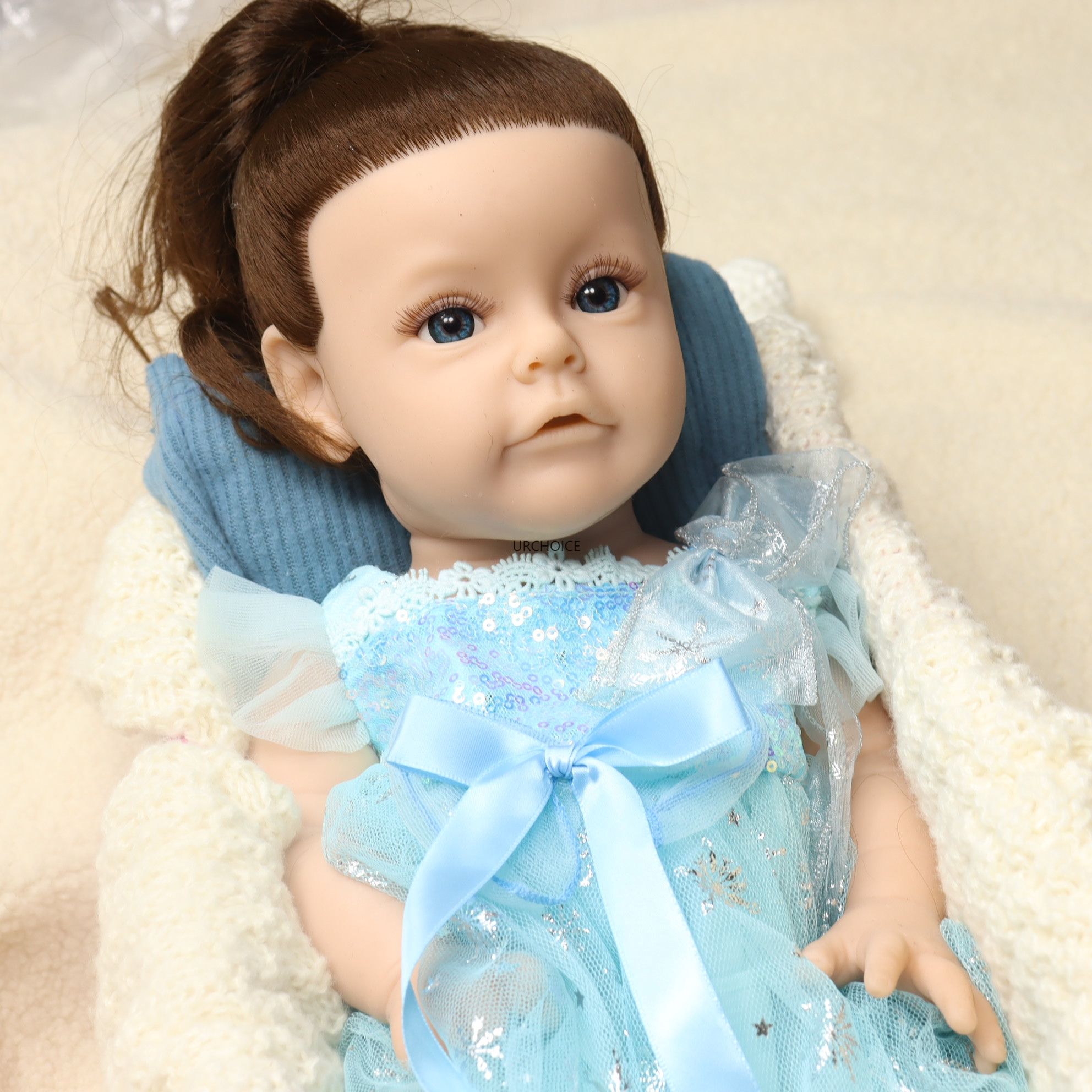 Fille vierge avec des cheveux