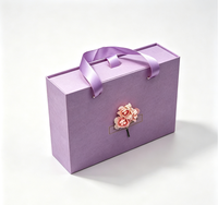 Boîte cadeau rigide mate multicolores personnalisée, fermeture magnétique, ruban satiné, poignée, décoration florale artificielle, luxe, recyclée