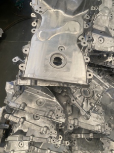 Sistema de lijado robótico con banda para bloques de cilindros de motor de motocicleta, accesorios de aleación de zinc, máquina de desbarbado y pulido de superficies - Product Image 2
