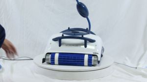 Robot nettoyeur de piscine automatique Dolphin M200 PLUS étanche - Product Image 6