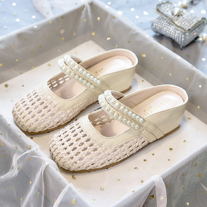 Mules d'été pour filles style français, sandales à bout fermé, demi-chaussons, décorées de perles, en cuir PU respirant, chaussures de cérémonie ajourées pour enfants - Product Image 3