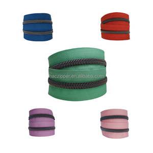 # 5 Rollos de Cremallera de Nylon Ecológicos Negros Crudos Tamaño 5 Cadena Larga con Plazo de Entrega de Muestra de 7 Días para Textiles del Hogar - Product Image 1